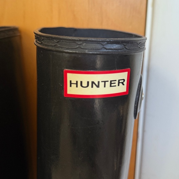 Hunter Classic Black Waterproof Boots - Picture 2 of 7